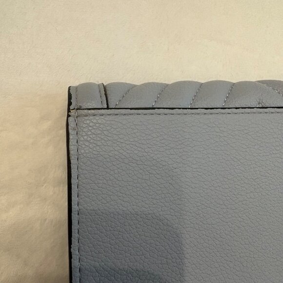 Victorias Secret Quilted Tech Skyflower Blue Wristlet Wallet Gold Detailing - Picture 4 of 13